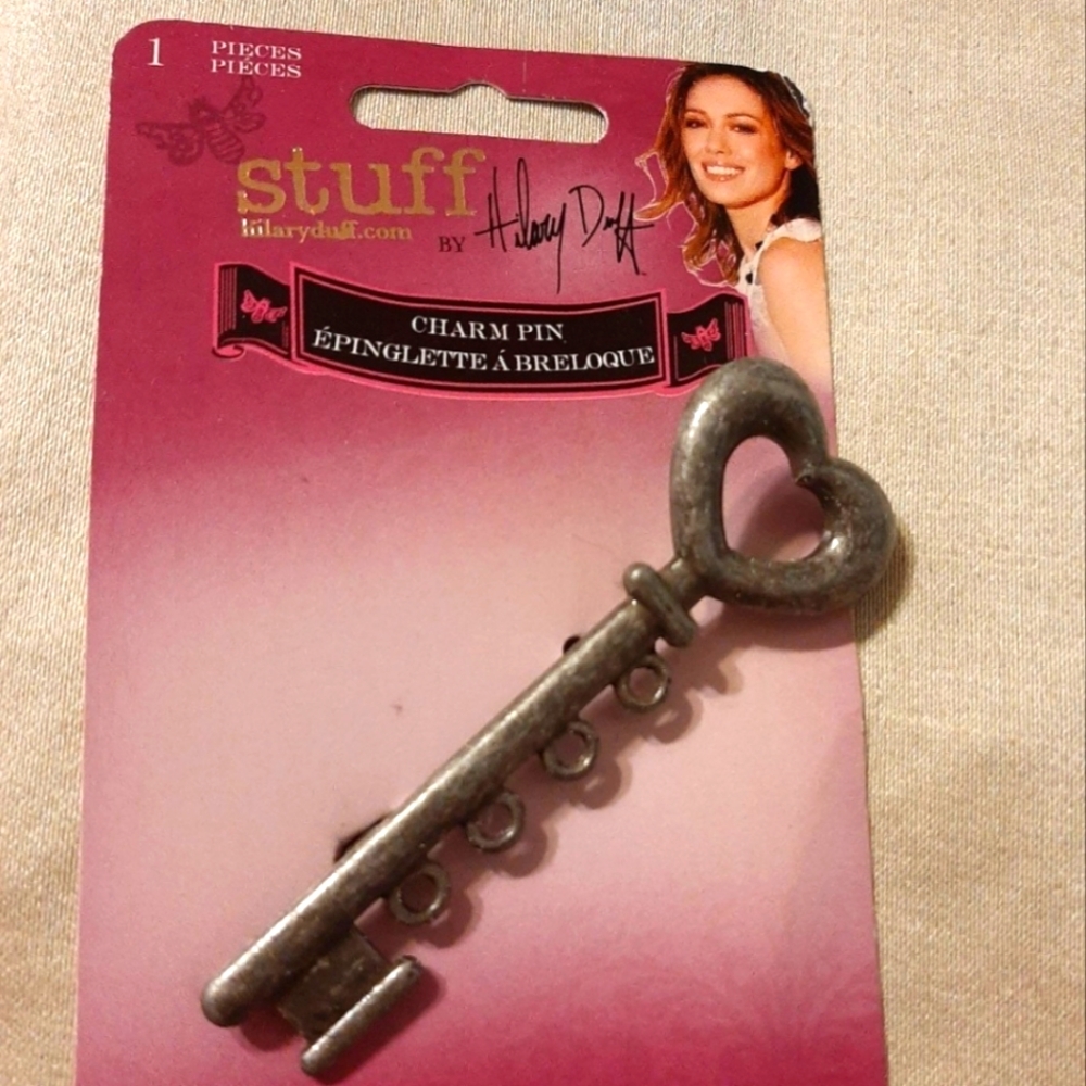 Hillary Duff Heart key hole brooch Pin new